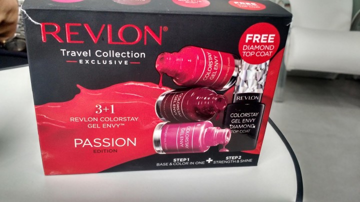 Esmalte Da Semana | Royal Flush 400 Da Revlon